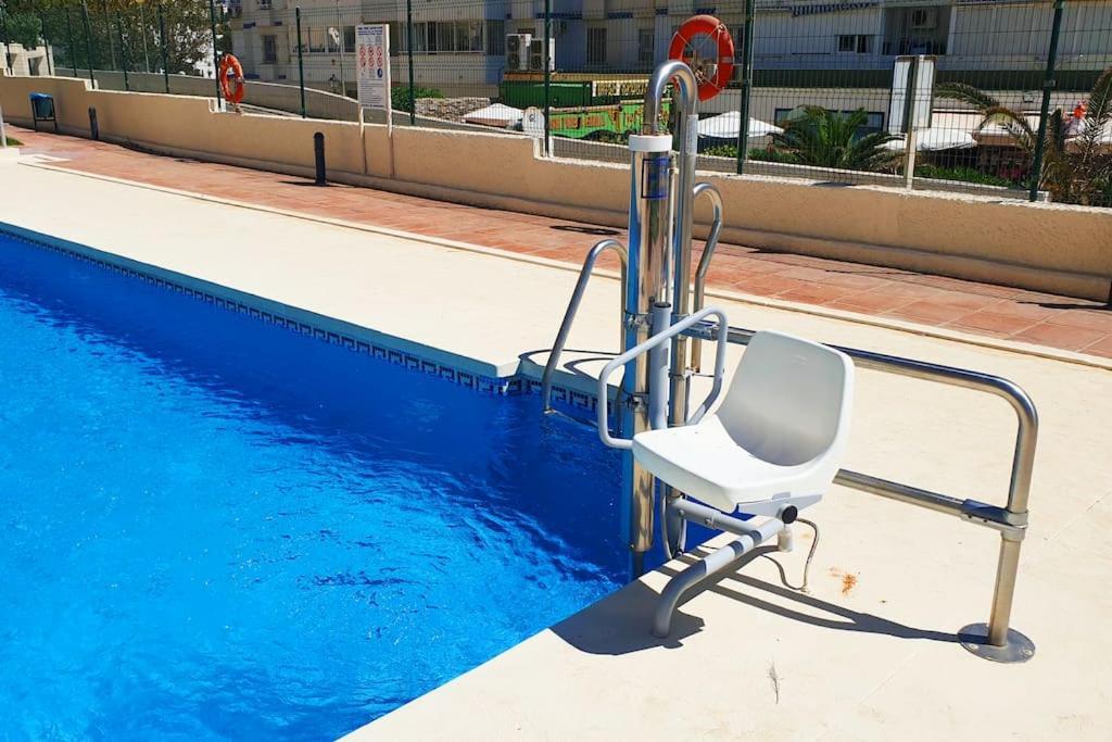 Апартаменты Apartamento A Pie De Playa Con Terraza Y Piscinas Бенальмадена Экстерьер фото