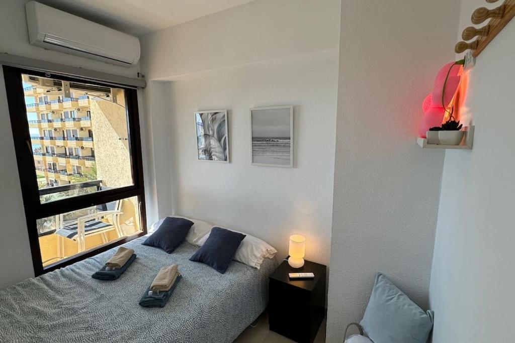 Апартаменты Apartamento A Pie De Playa Con Terraza Y Piscinas Бенальмадена Экстерьер фото